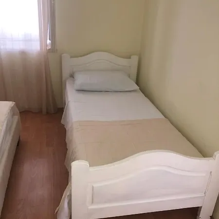 Josipa * 希贝尼克